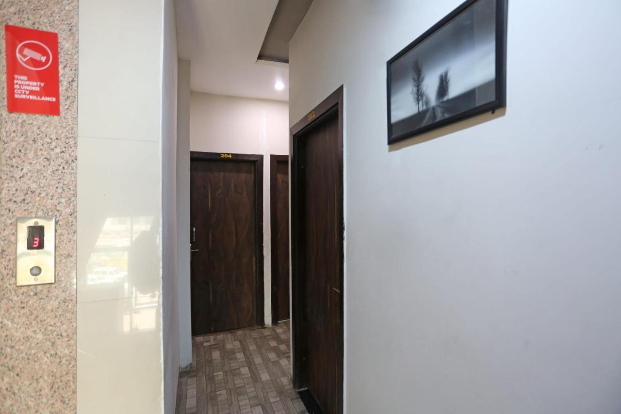 Oyo 6325 Hotel Kiran Rāipur Esterno foto