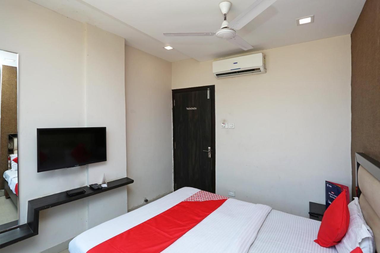 Oyo 6325 Hotel Kiran Rāipur Esterno foto